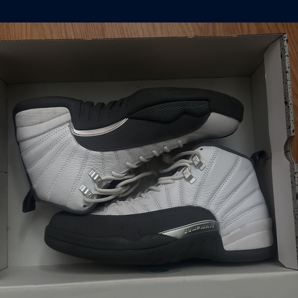 Kicks - Picture 3 of 3